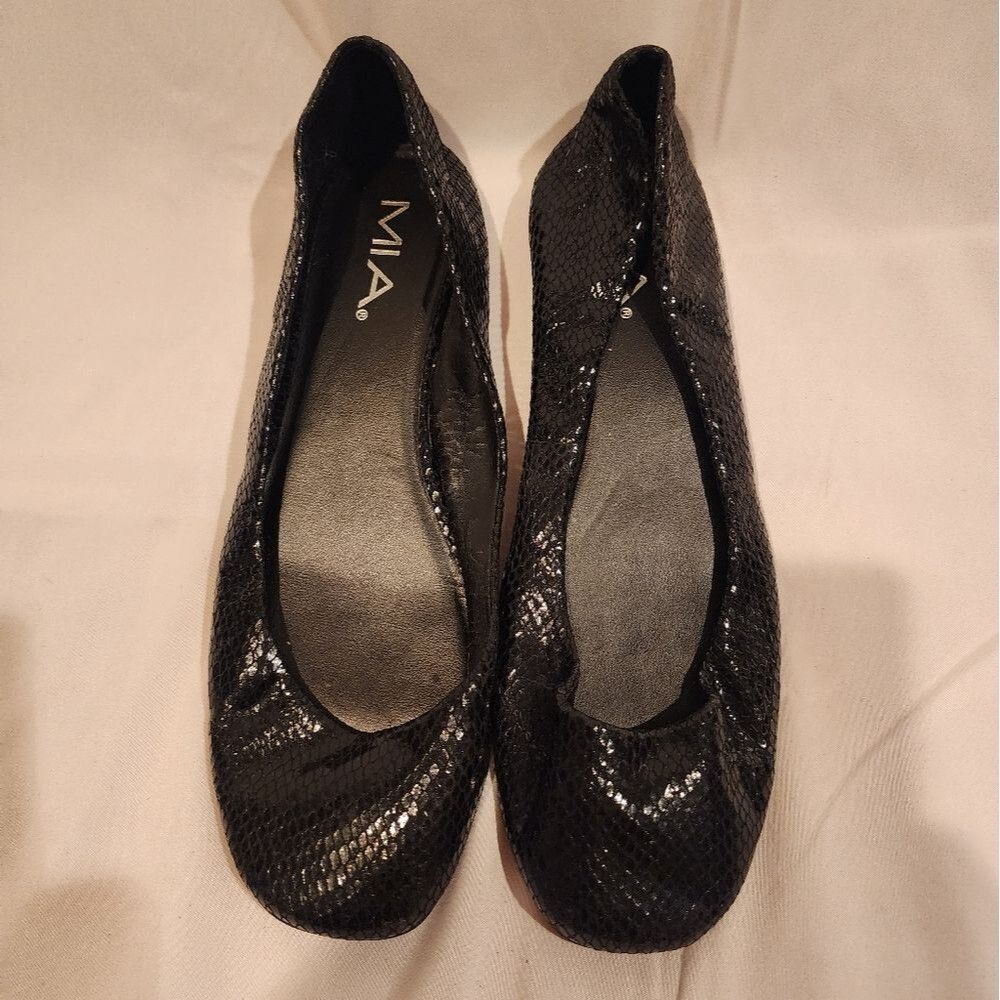 MIA shiny black flats 8.5